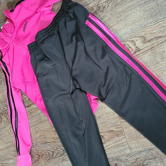 Girls Adidas match outfit - Picture 4 of 9